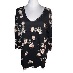 Maurices 24/7‎ Women's Size L Button Accent Deep V Knit Black Floral Tunic Top